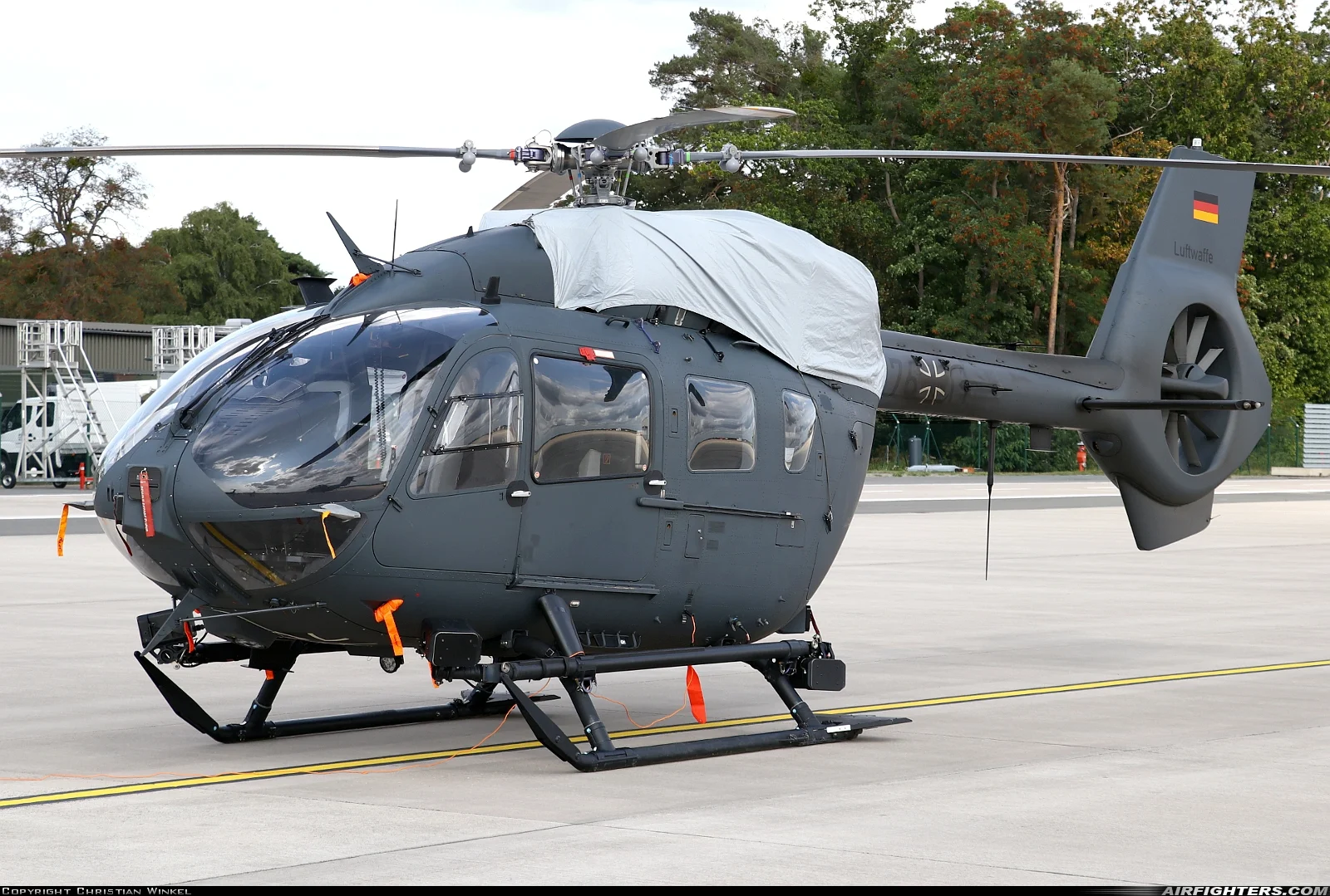 轻型直升机典型EC-645?