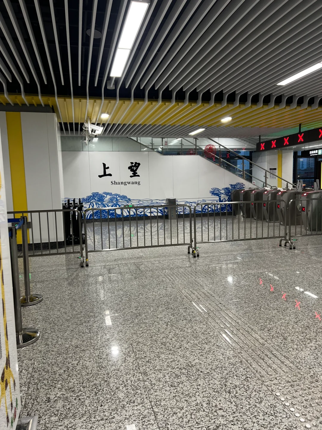 温州轻轨安检机器为什么这么高？