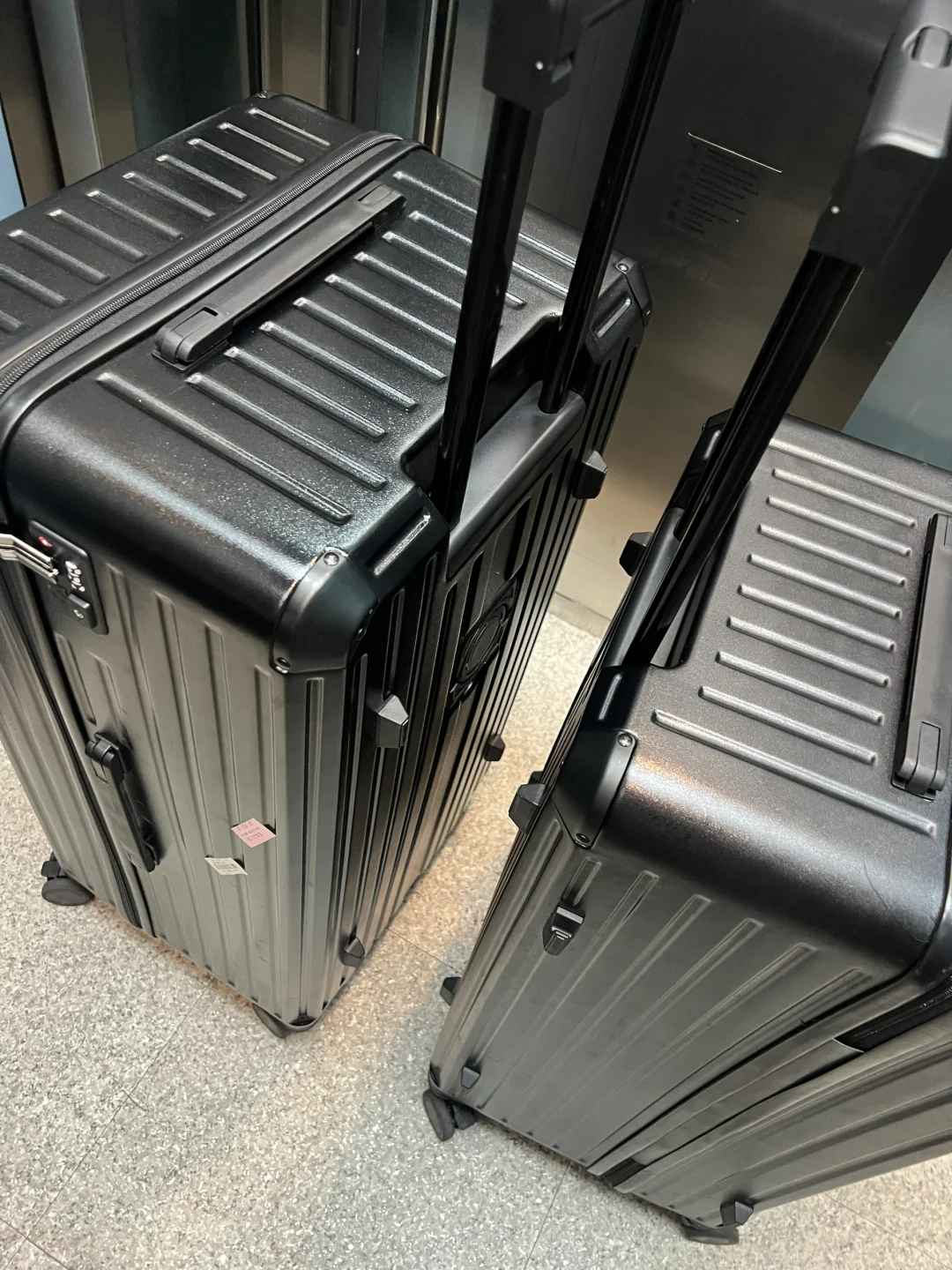 温州轻轨安检机器为什么这么高？