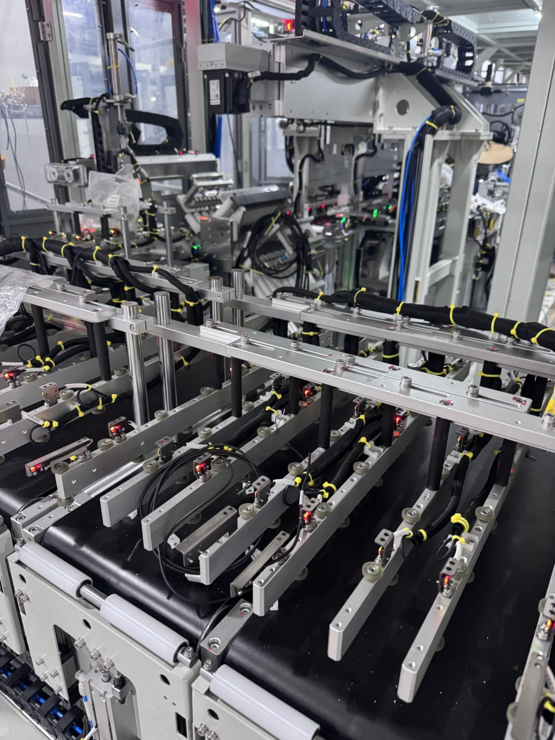 招聘电气自动化装配助理+包吃包住