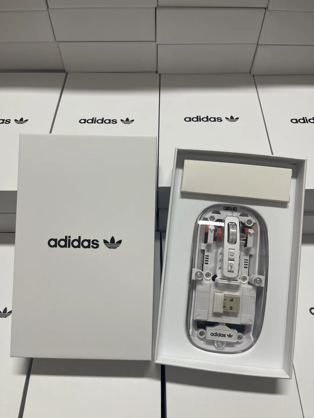 采购必看！adidas三叶草透明鼠标，潮牌办公礼
