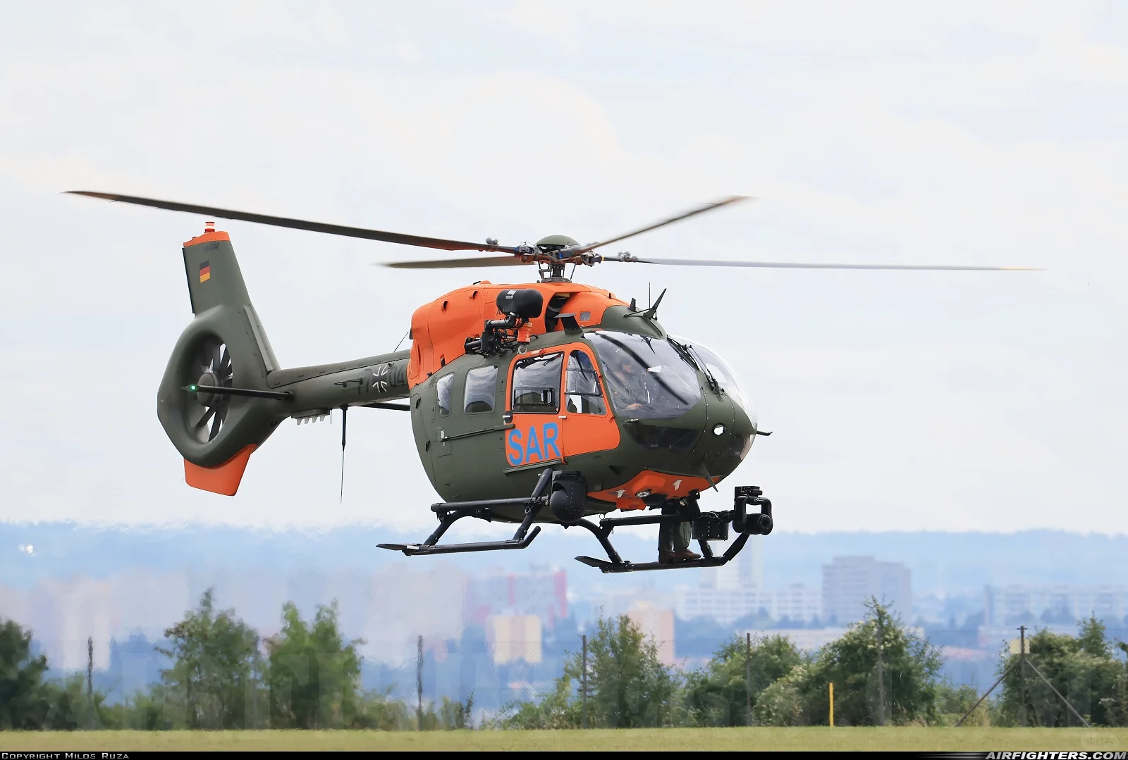 轻型直升机典型EC-645?