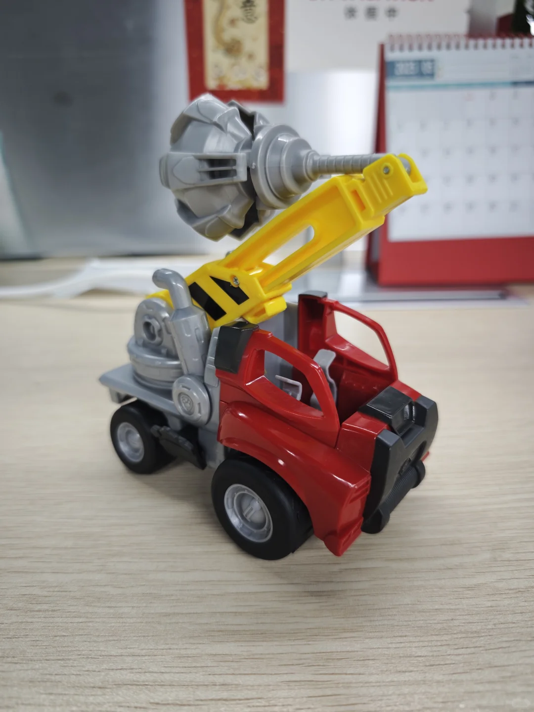 环氧树脂AB胶：修复PVC硬质塑料玩具