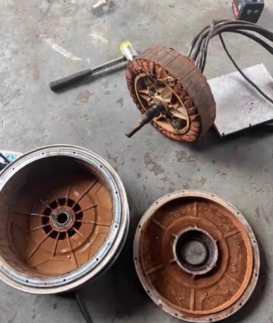 电动车的电机维修店。