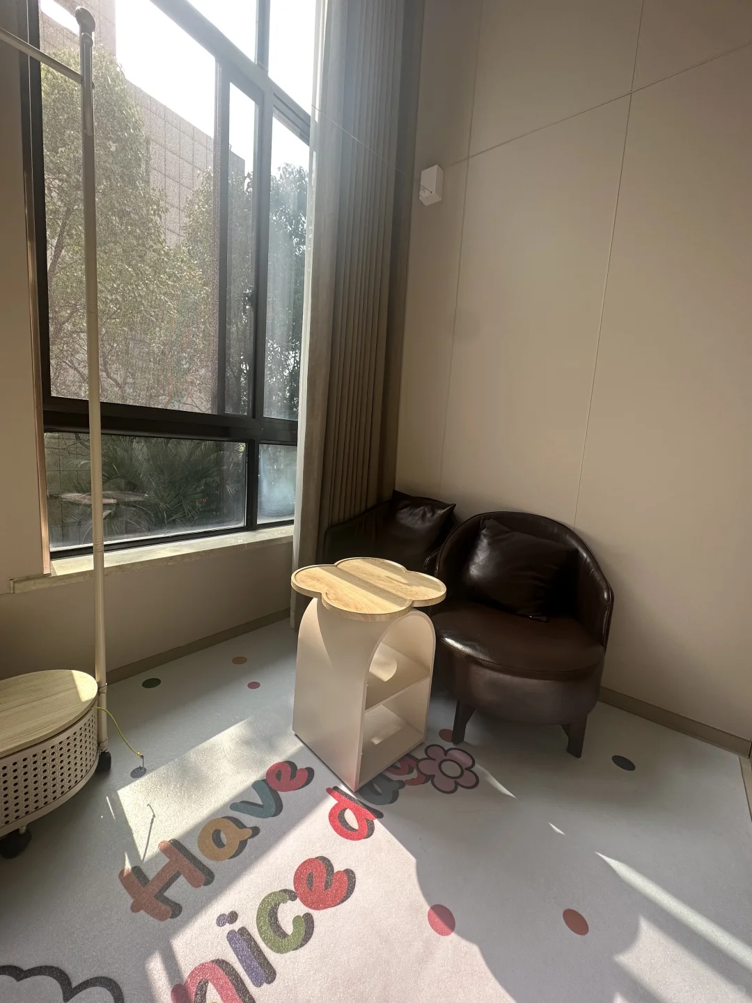 洲海路地铁站、精装复式一室一厅、智能家居