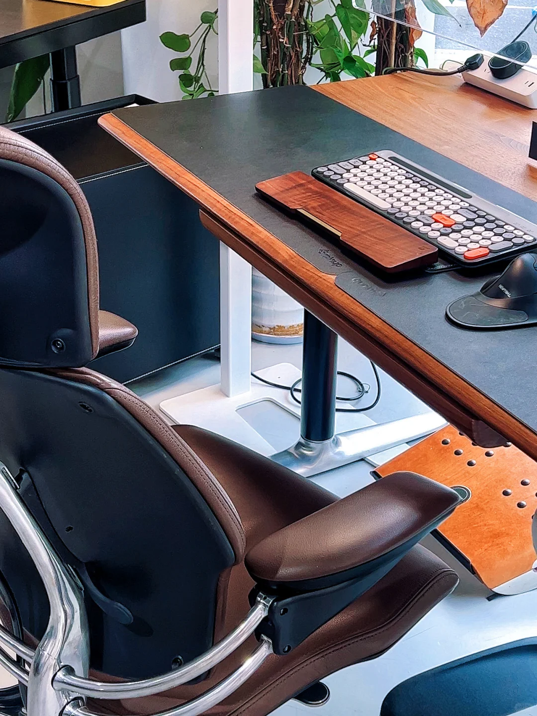 外企人的“居家办公”福利，被一把椅子拯救了