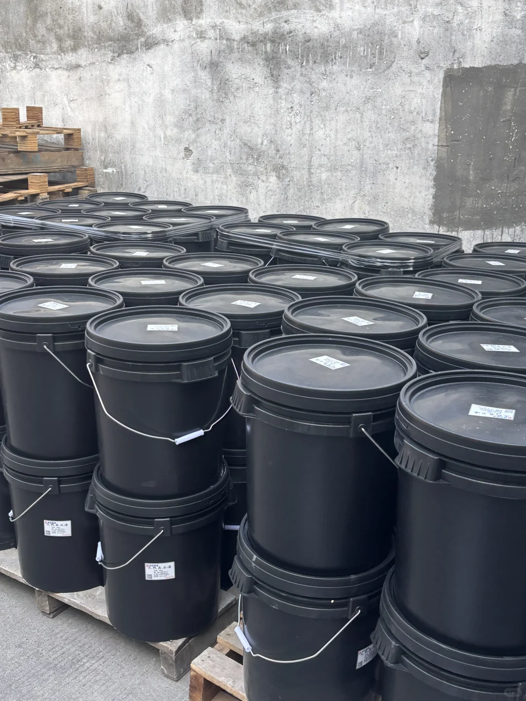 肇庆百千万工程，真石漆发货进行时?