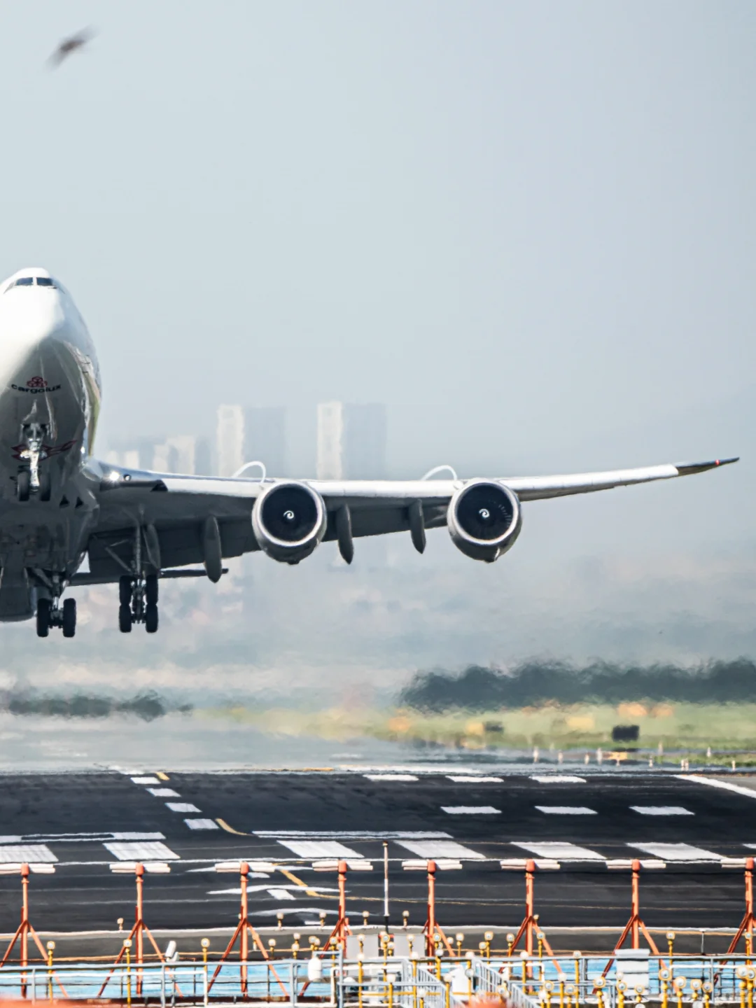 卢森堡货运748郑州号