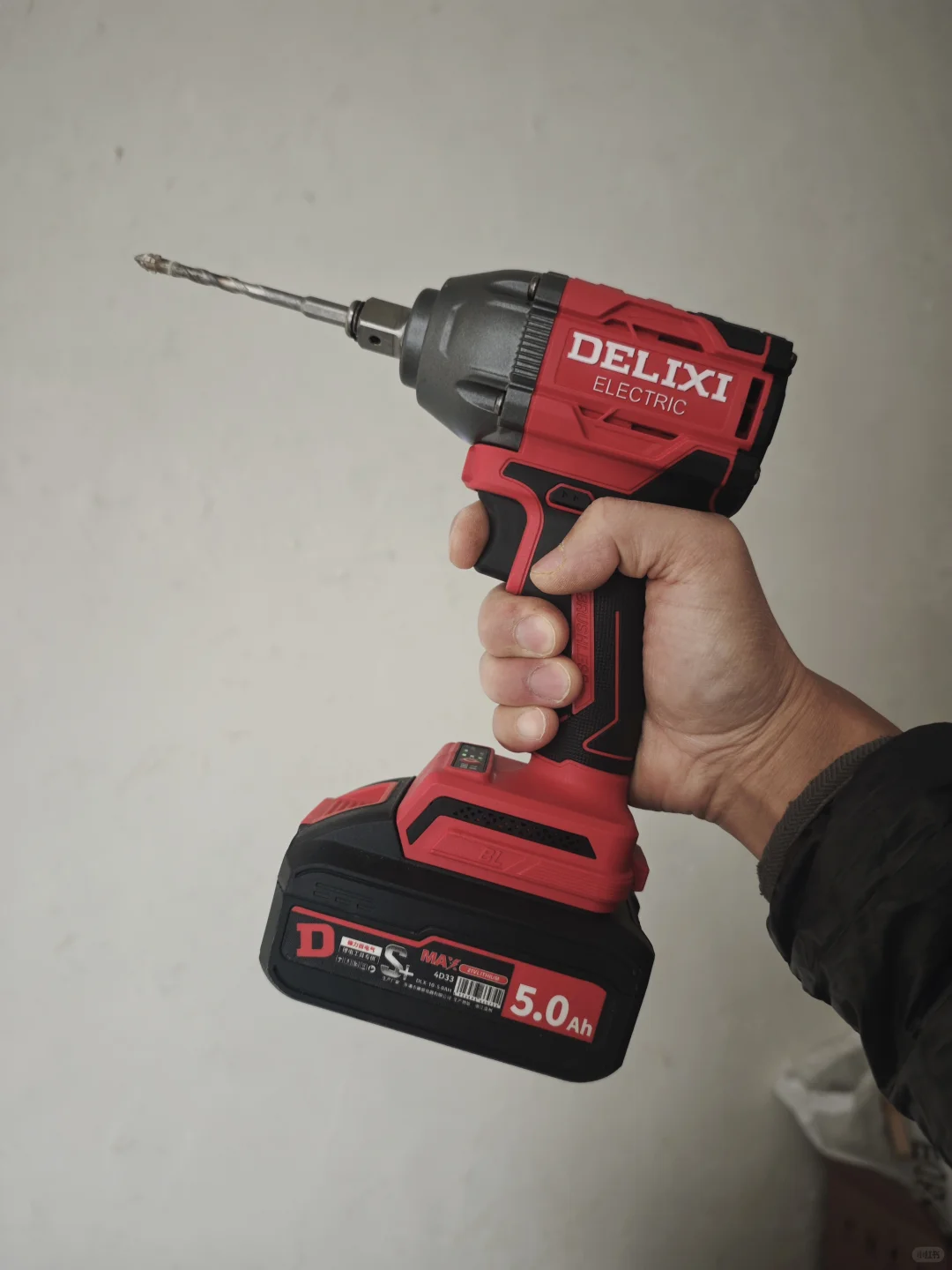 拥有一堆工具后又新入了电动扳手