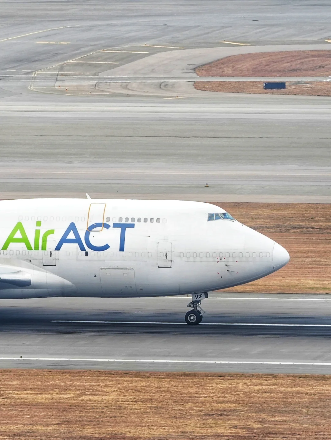 多次易主依旧服役,高龄女王为何经久不衰?