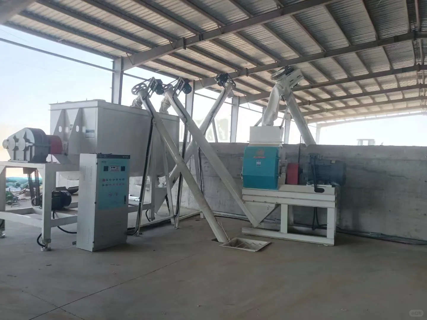 全自动整套饲料颗粒机组让养殖更高效