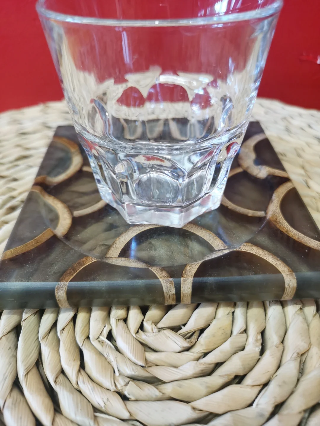 这是一个独一无二的手工杯垫