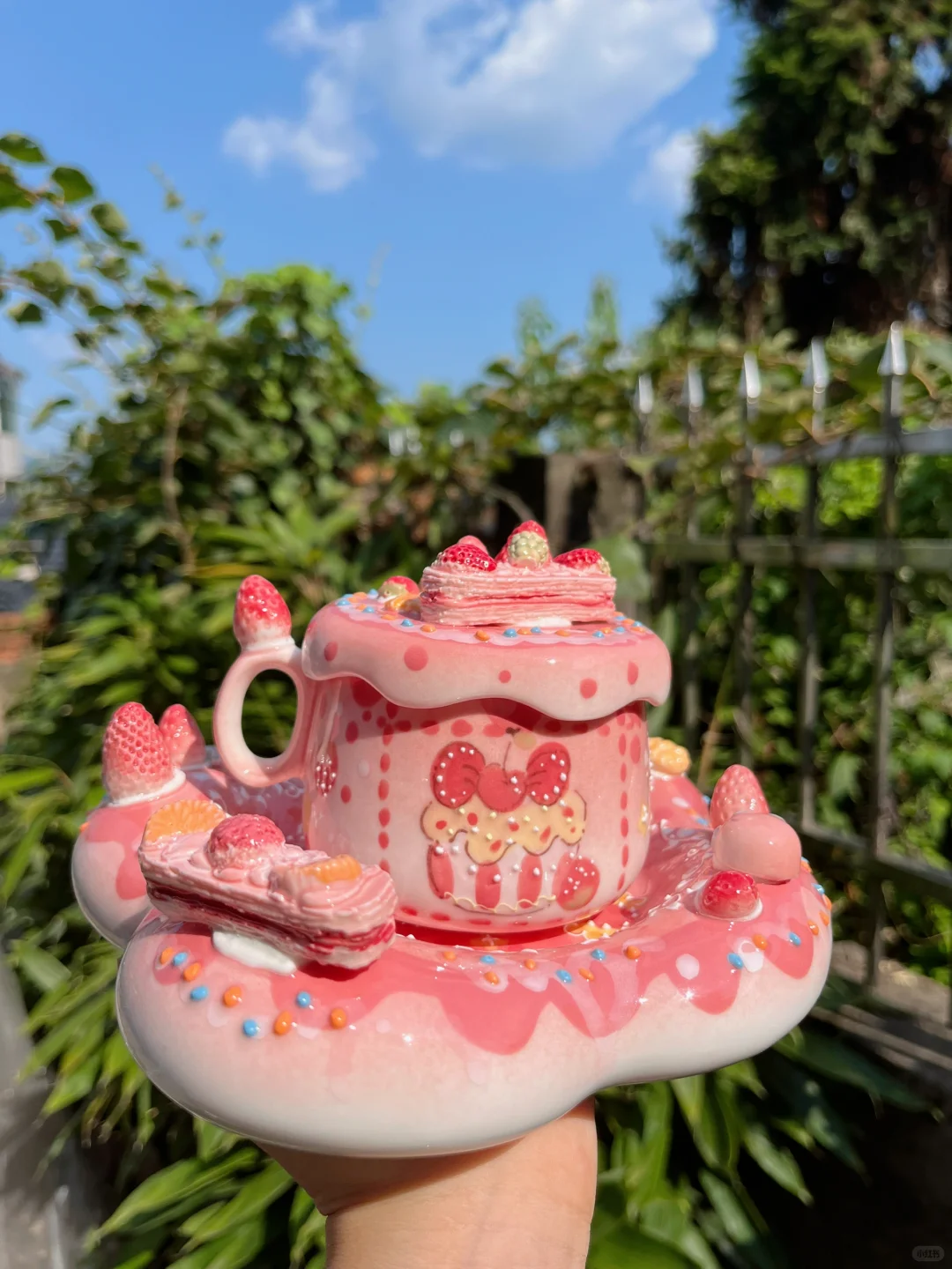 草莓盘子真的太可爱啦?