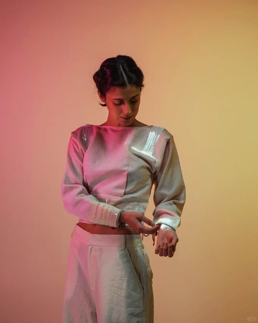 CMF灵感☁️｜会发光的生物基纺织面料?