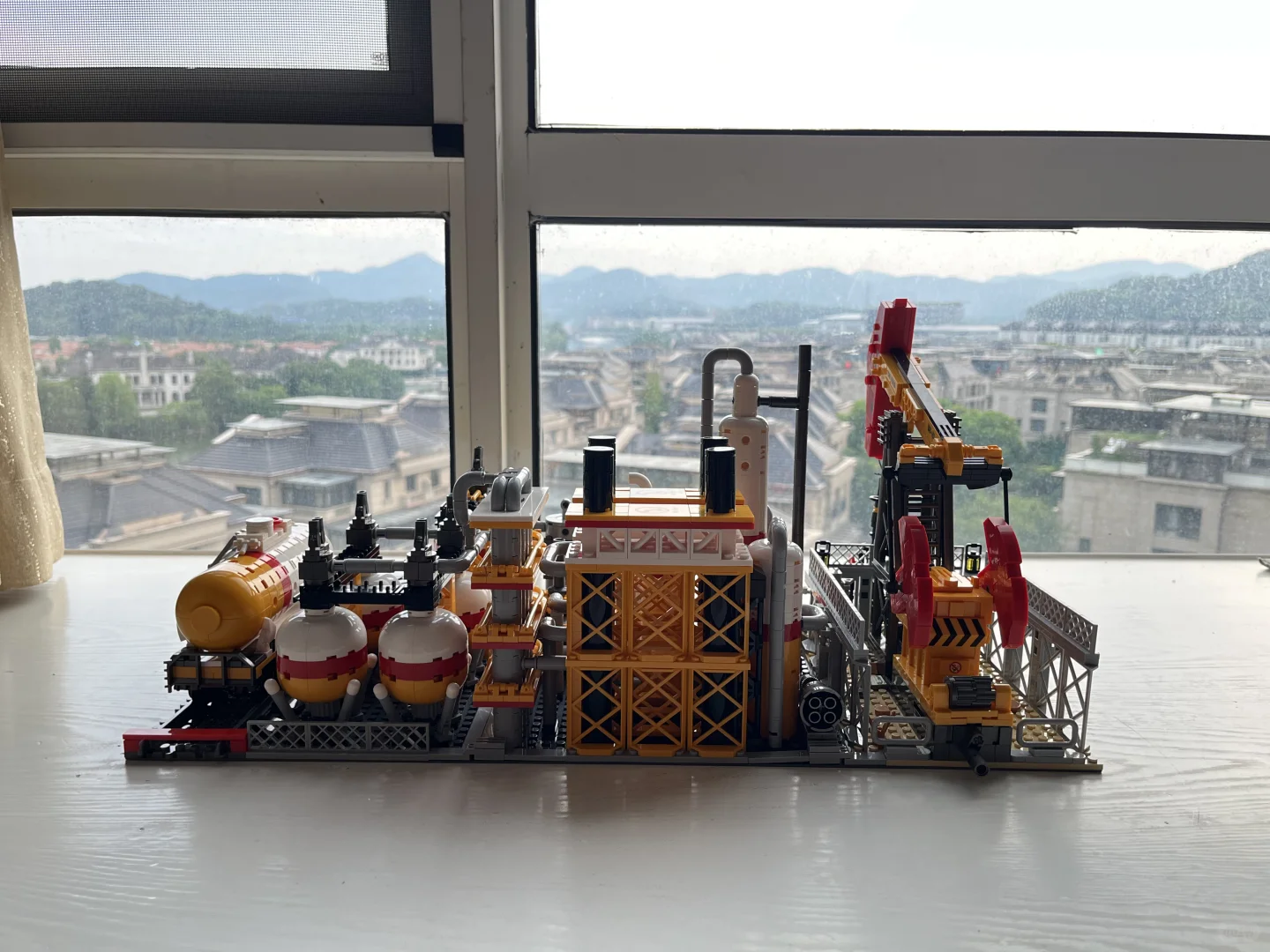 本人拼搭的第1⃣️8⃣️6⃣️座街景，石油化工厂