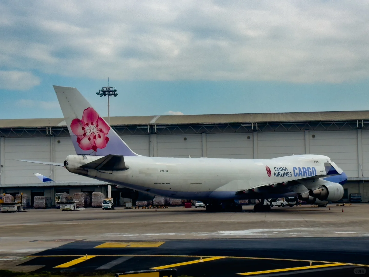 又看到波音747啦～ 做货机也是漂漂亮亮
