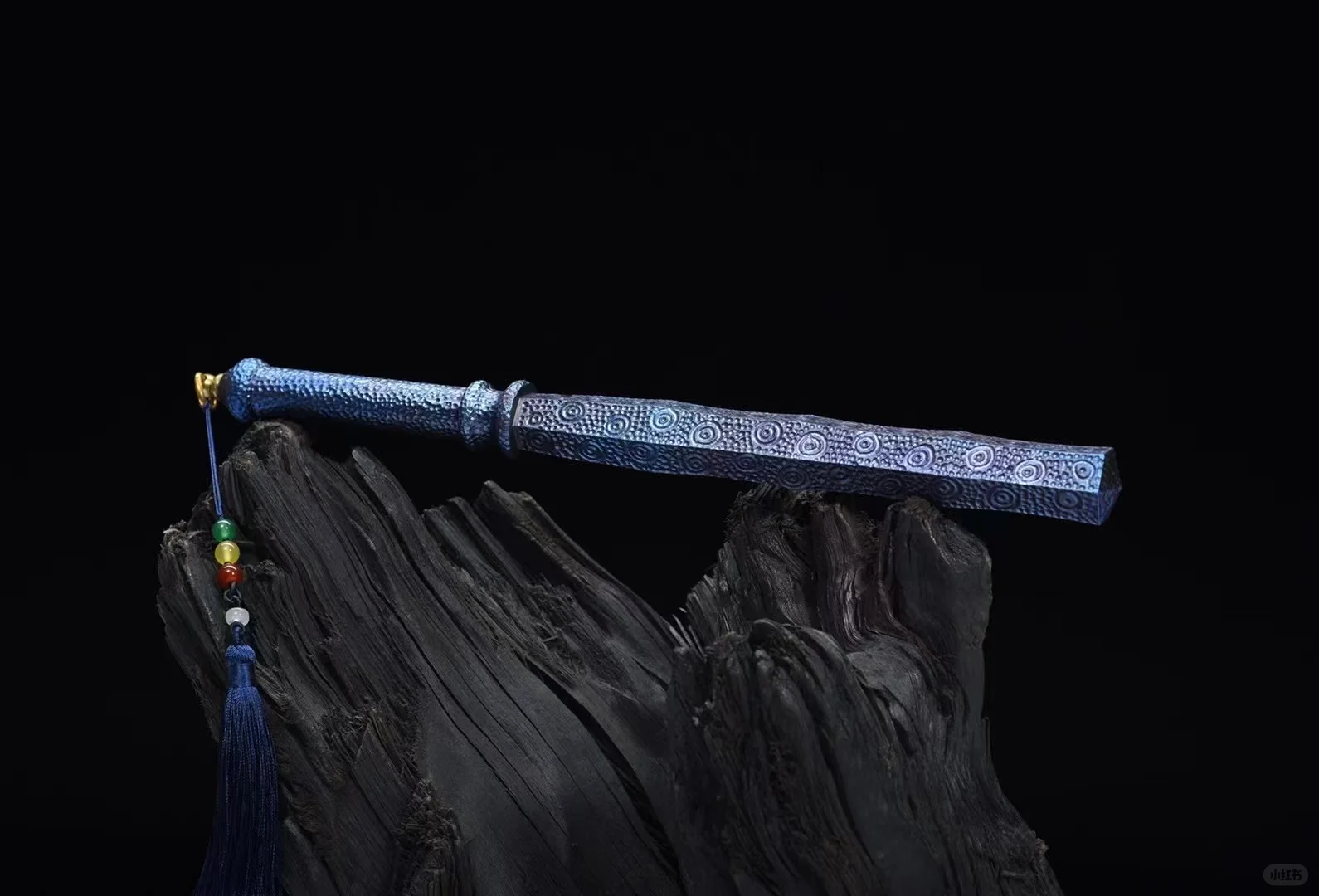 钛合金裁决作品全长：34cm 柄长：13cm 直