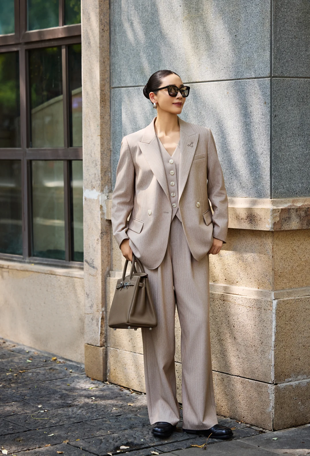 40而已｜都说我穿西装好看，对吗？