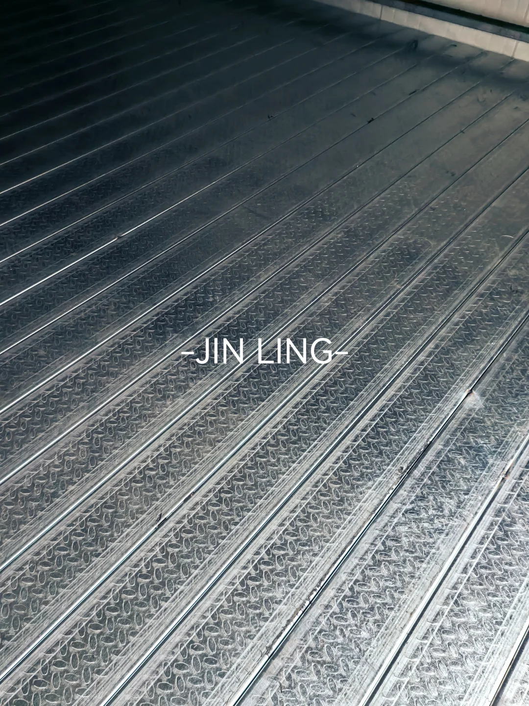 免浇筑Fe板钢结构隔层