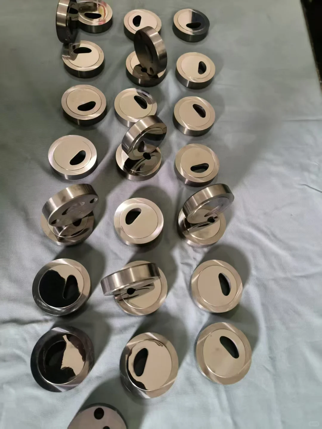 忙着把铝合金,硬质合金做成艺术品