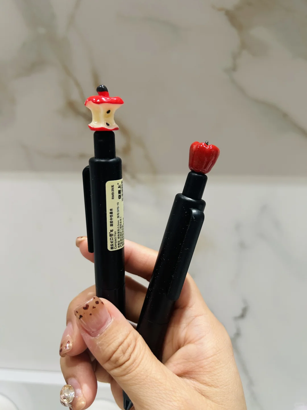 ?苹果笔｜咬一口VS全苹果哪个好？