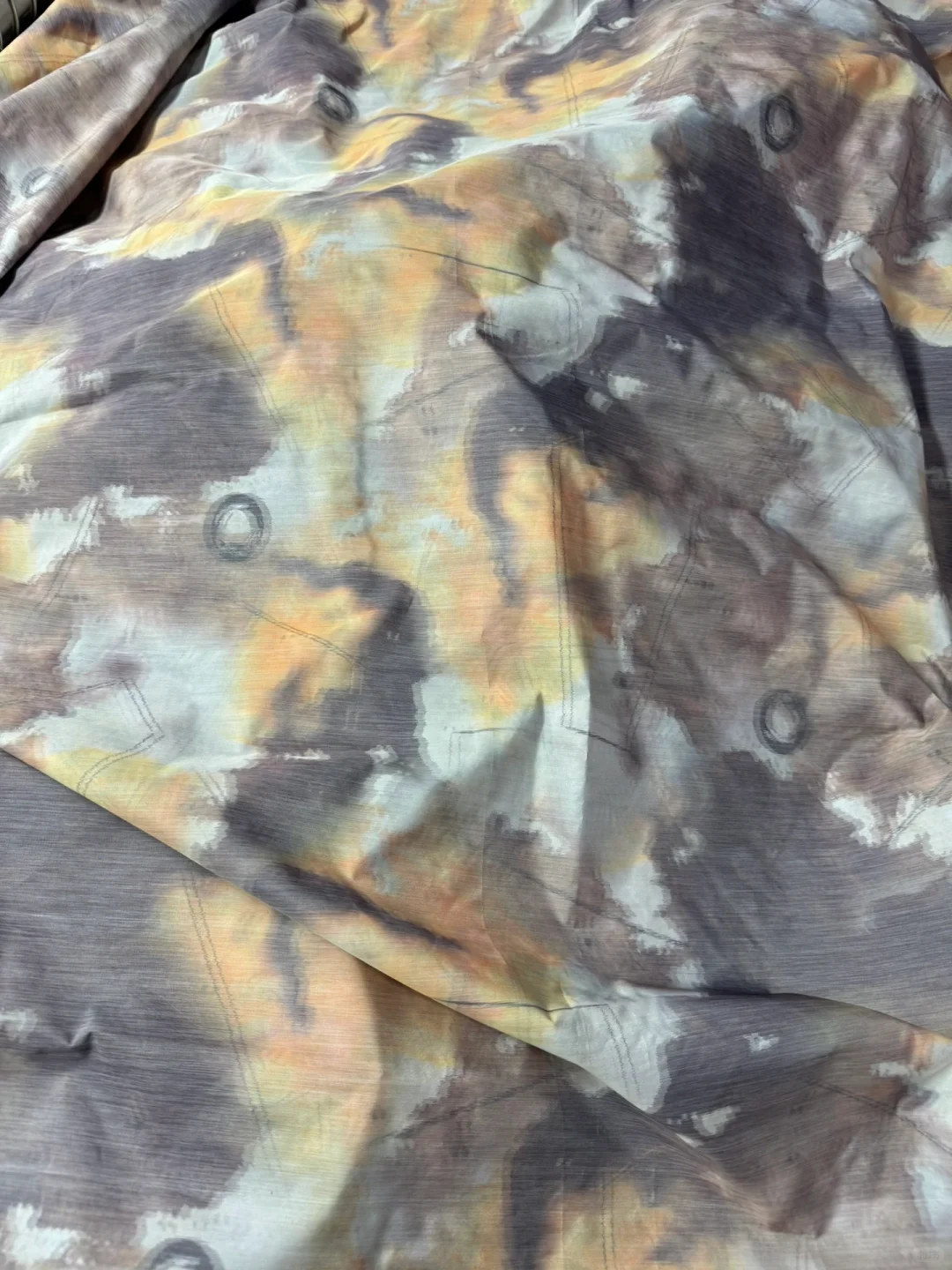 新工艺，新面料，双经轴印花晕染风格开发