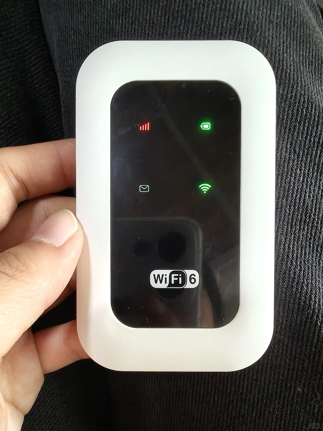 女大学生勇闯随身wifi