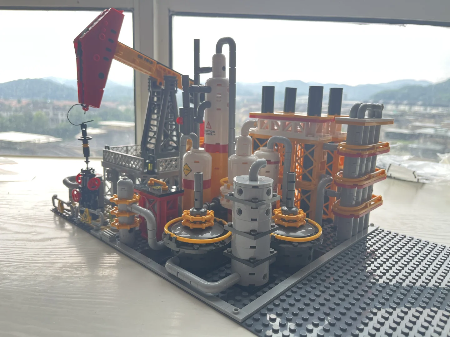 本人拼搭的第1⃣️8⃣️6⃣️座街景，石油化工厂