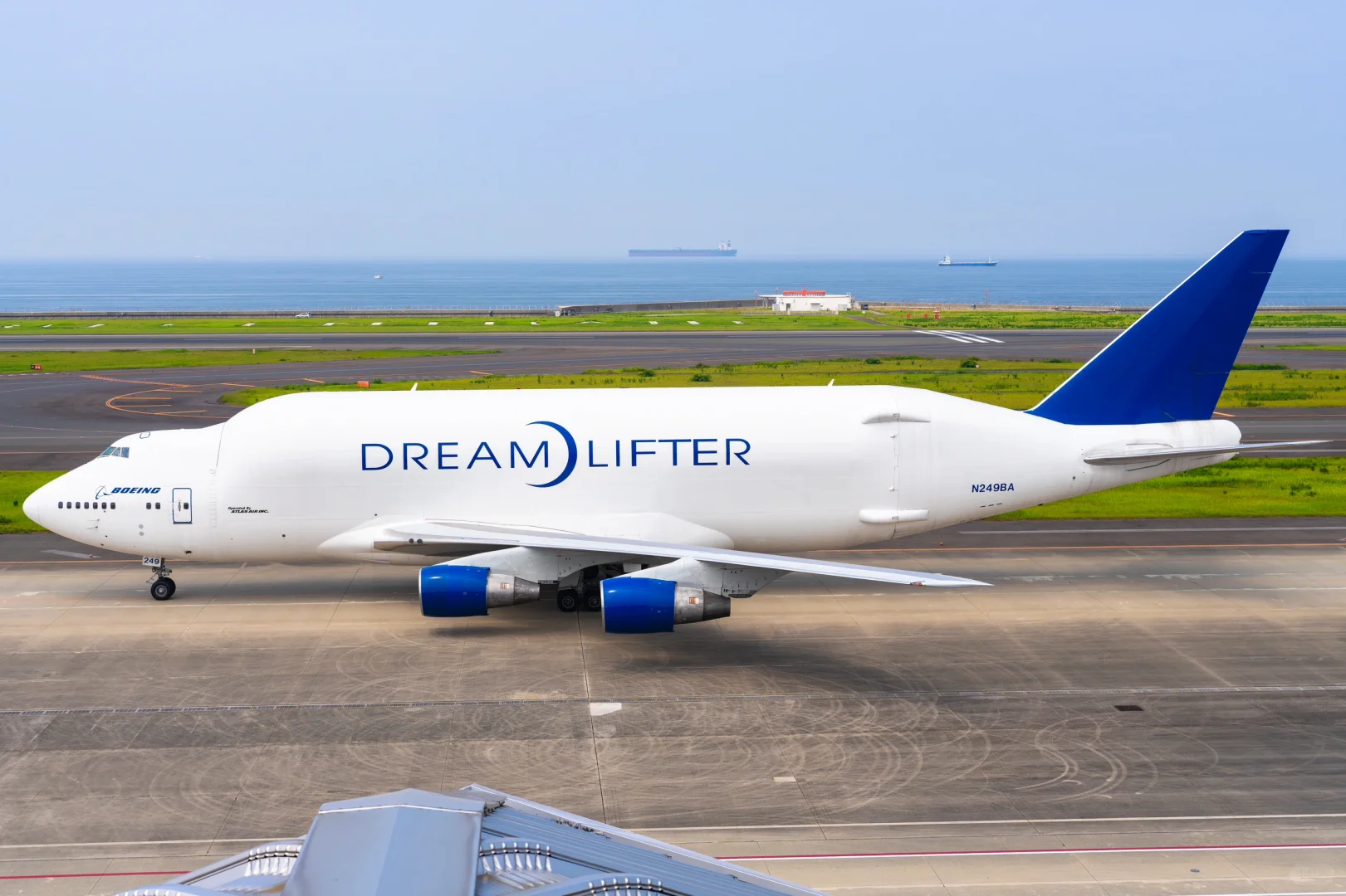 747，你吃啥了长这么胖啊？?️