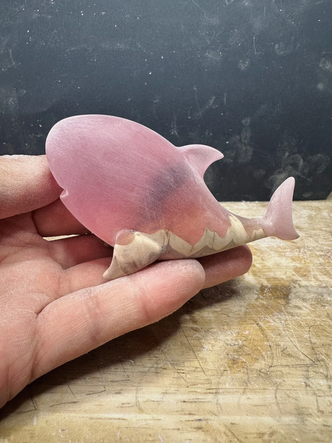 雕了一条呆萌的鲨鲨