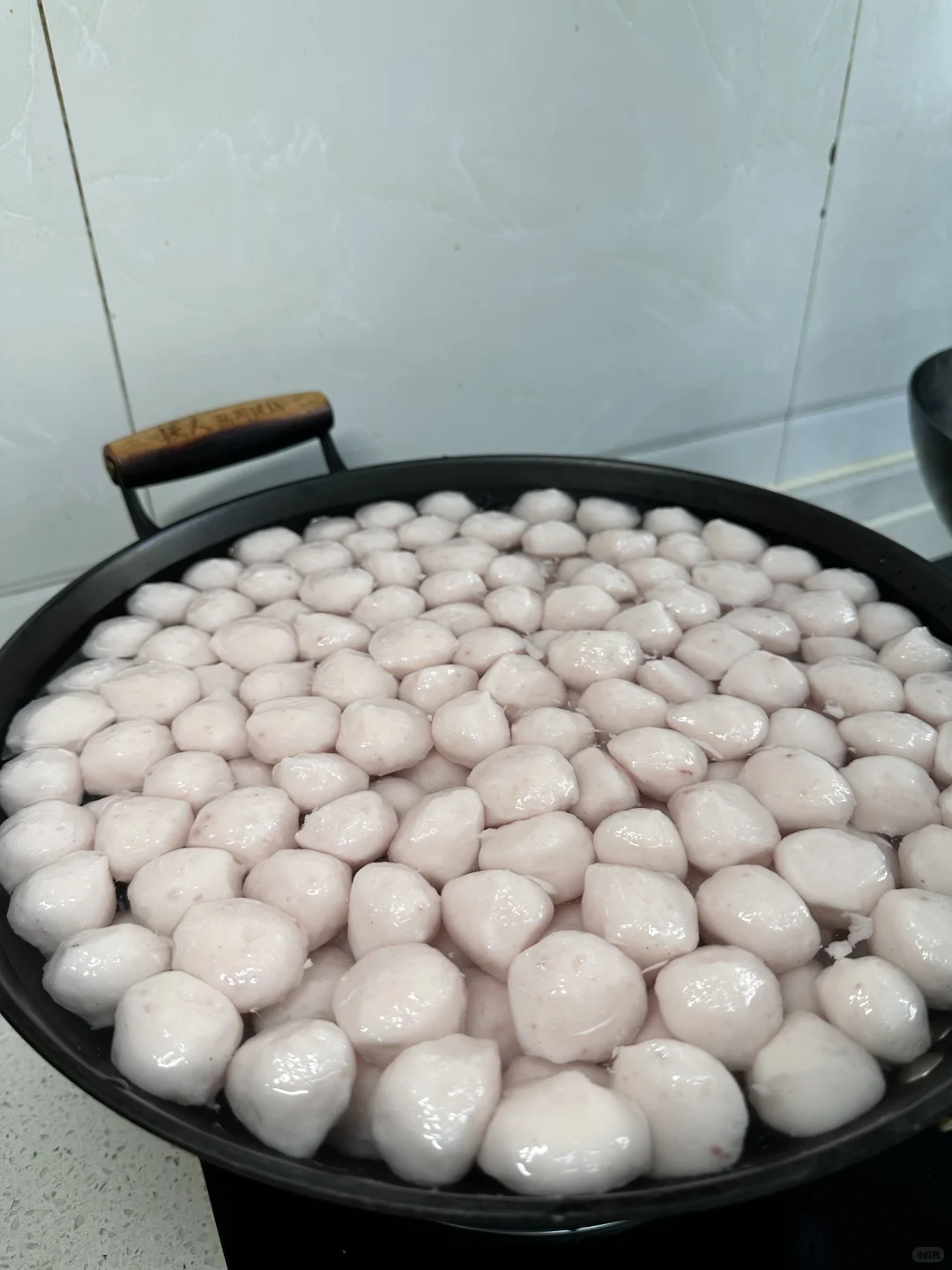 今天给邻居代加工10斤鱼丸