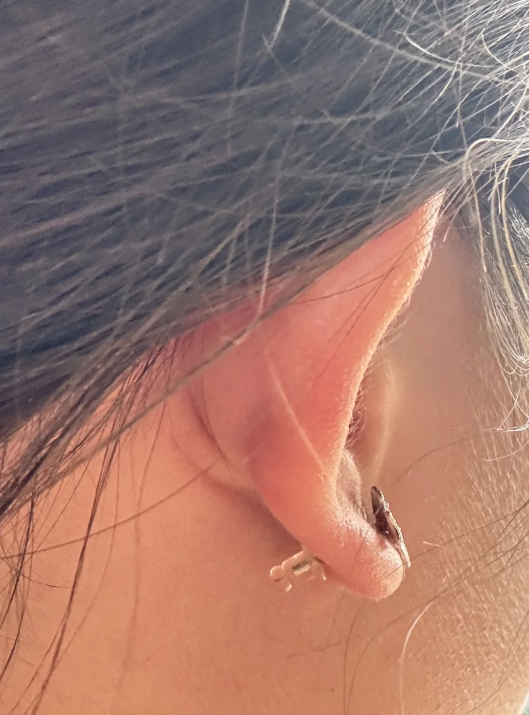 谁还在带合金耳钉！