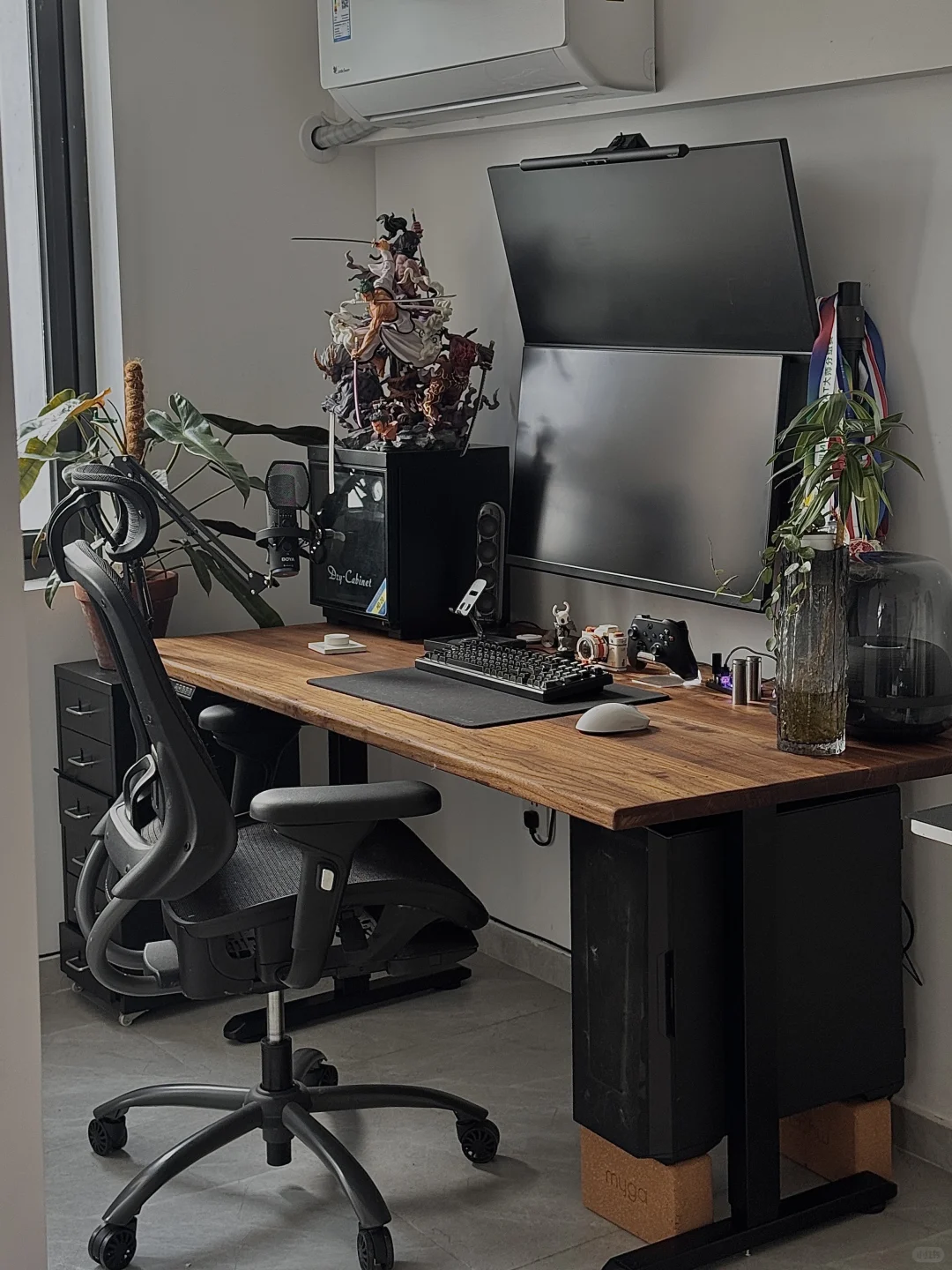 快来看看我花600做的升降电脑桌!真好看