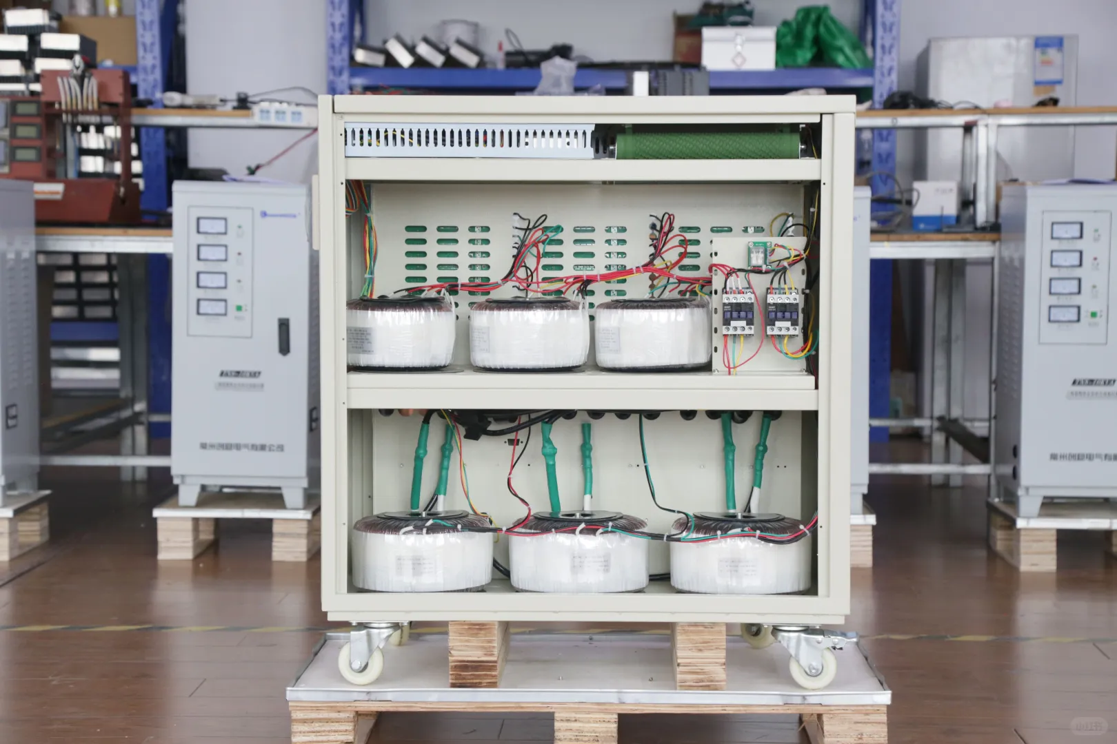 无触点稳压器和有触点稳压器有什么区别?