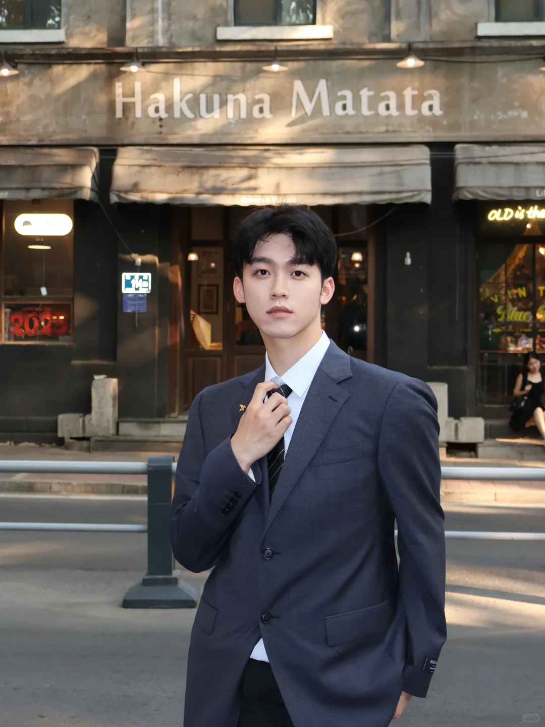 当一天正装职男