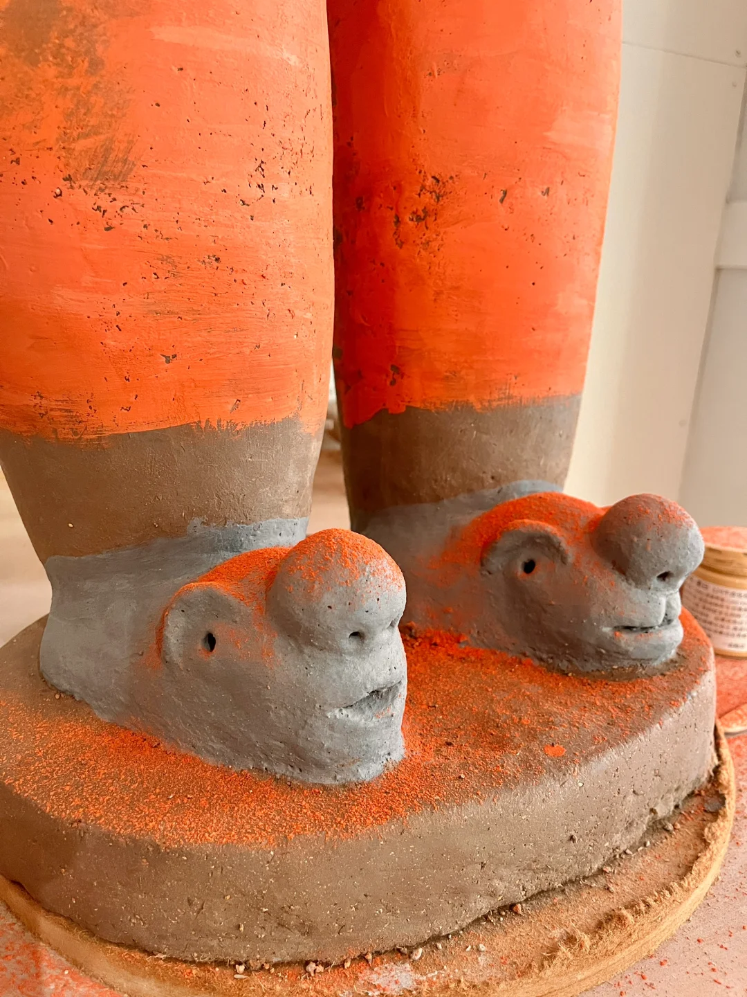 上色完毕 底座居然像慕斯蛋糕