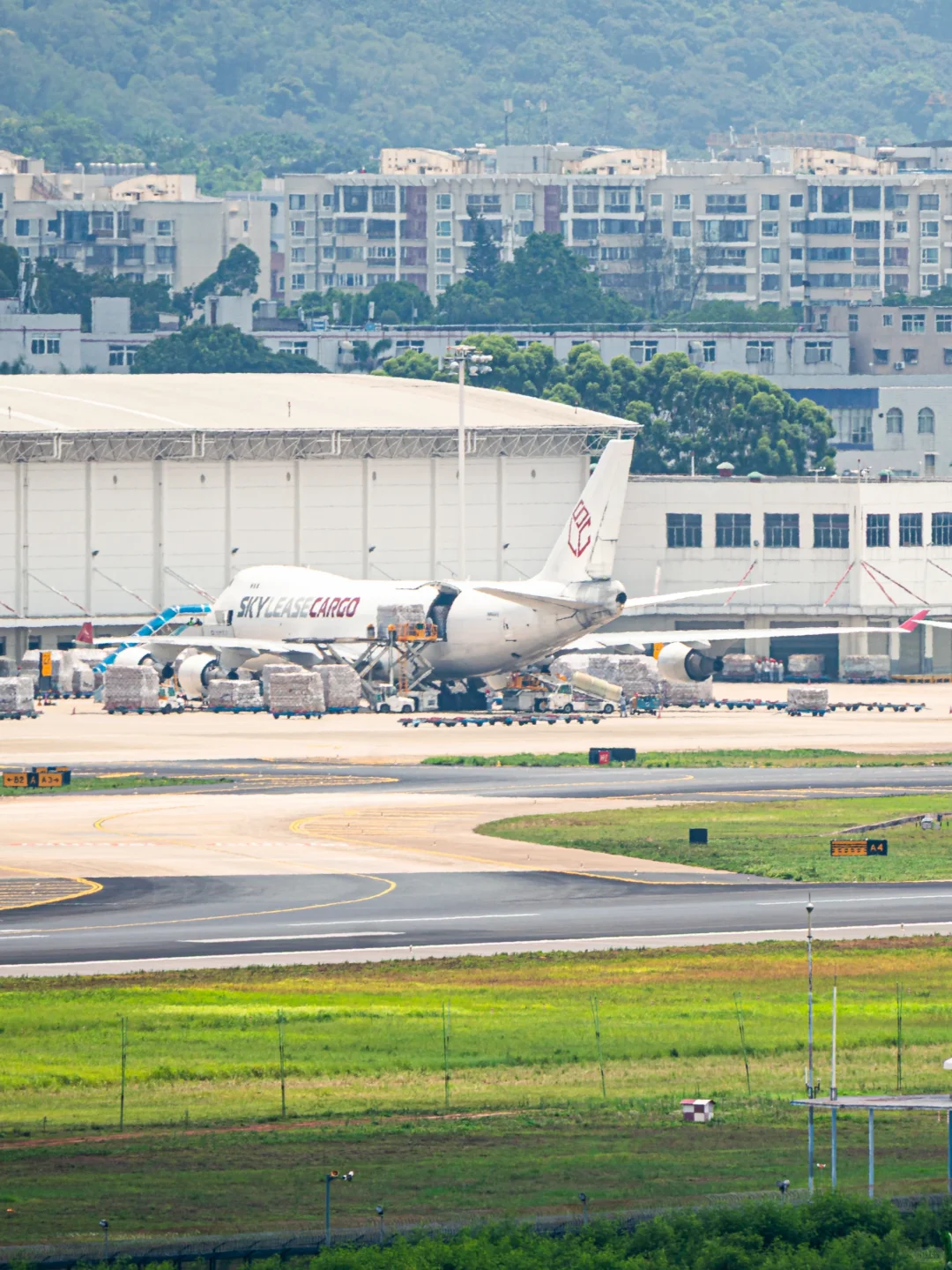 卢森堡货运748郑州号