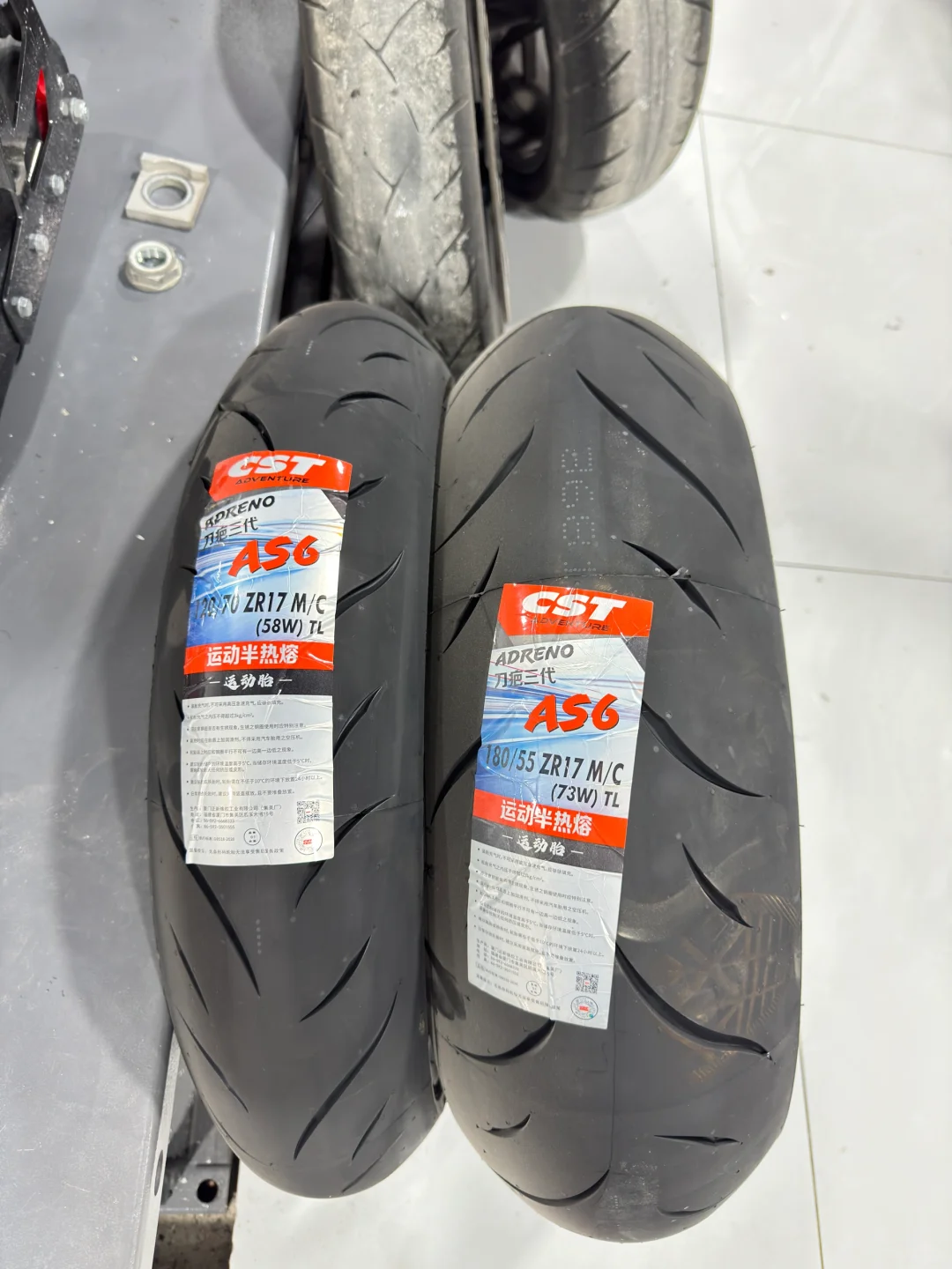 这样更换轮胎也太方便了吧 ?️?