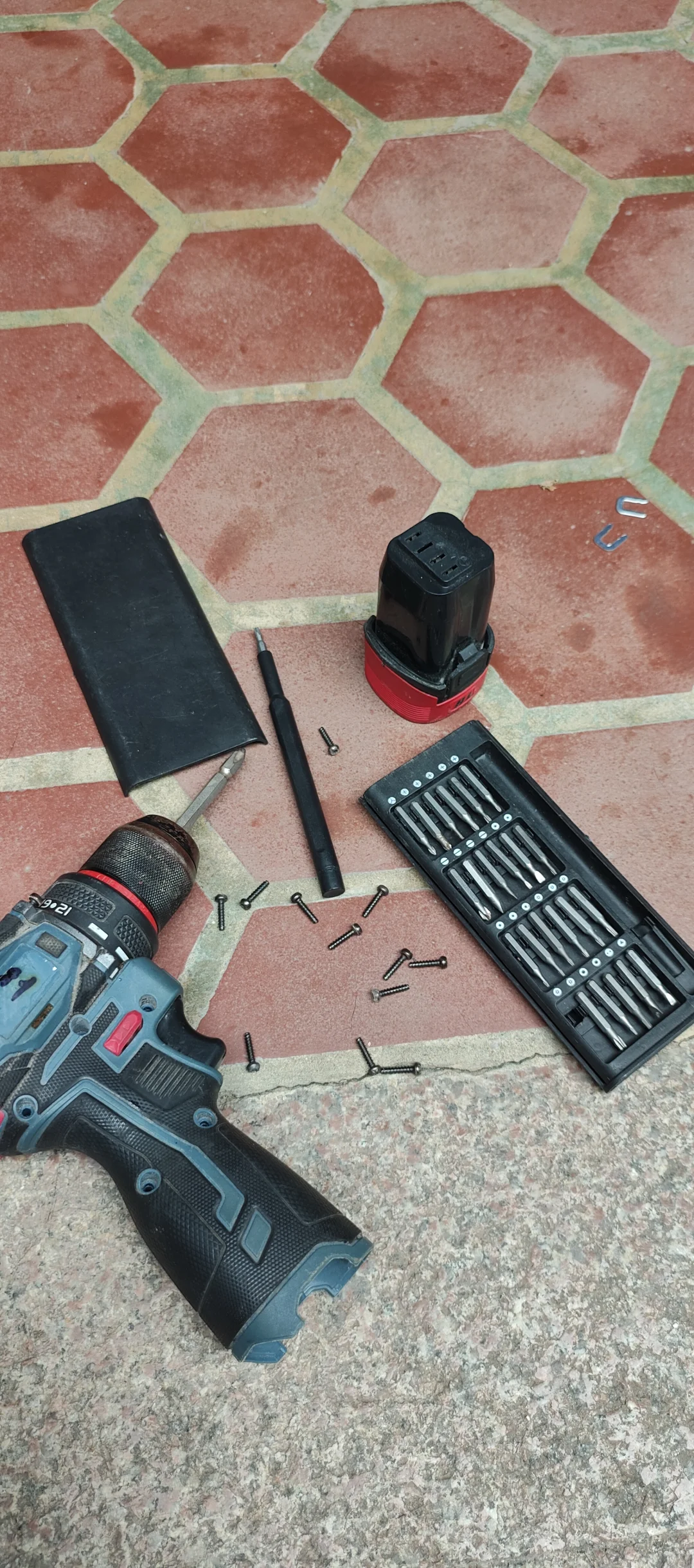 无刷手电钻修好了，原来是线断了☺️