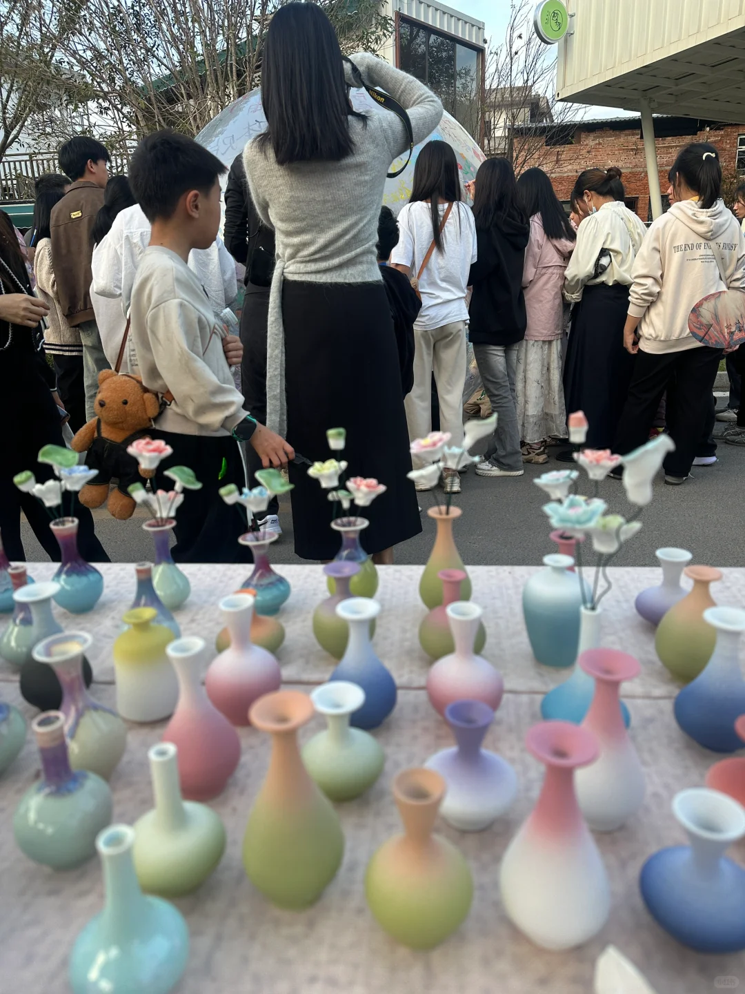 摆摊卖陶瓷花，周末收入1100+?