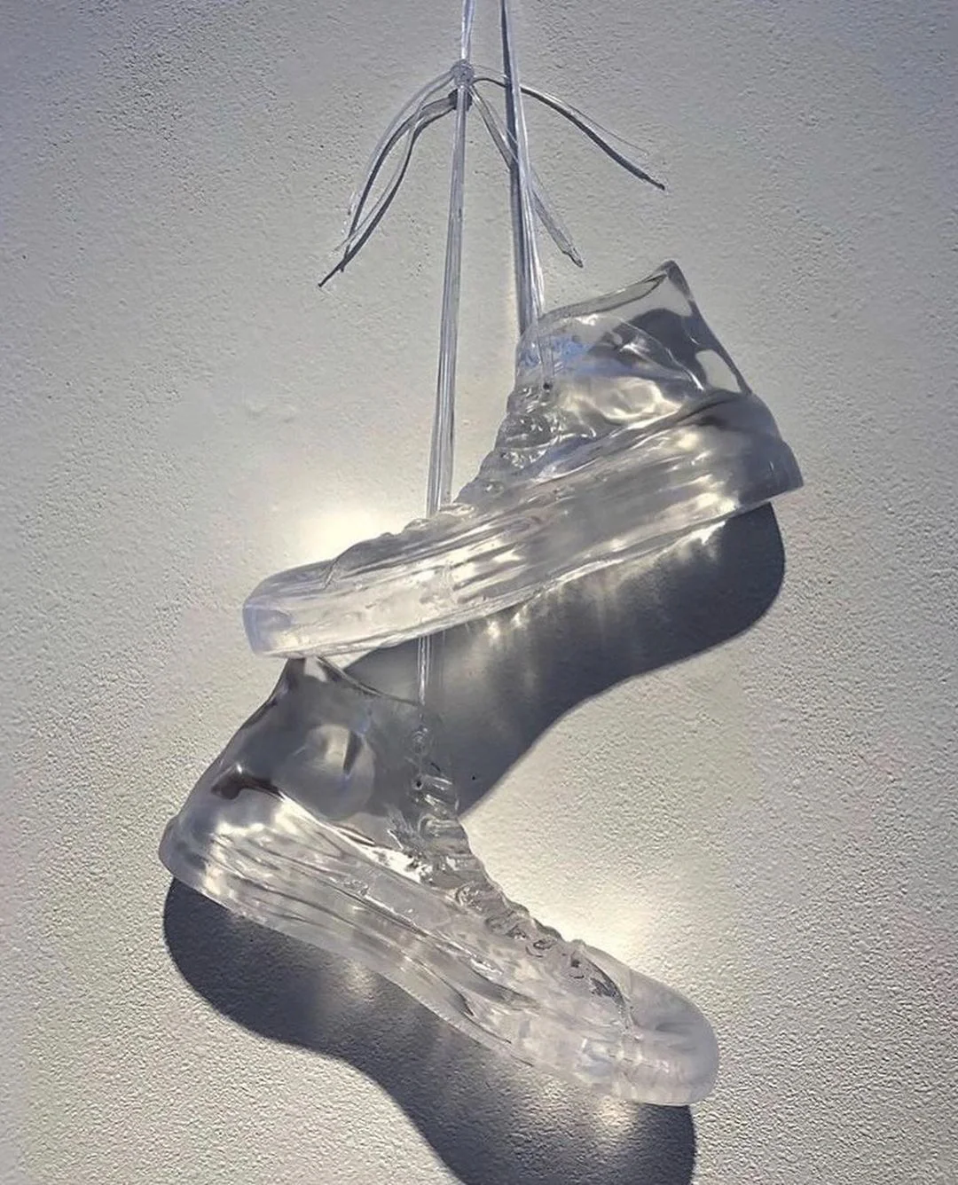 来自艺术家Chris Bakay透明树脂雕塑