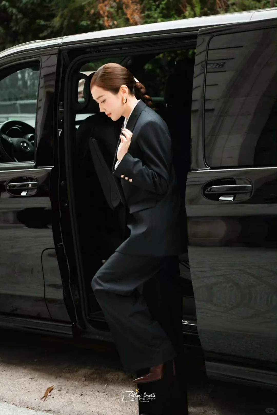 郑秀妍巴黎时装周西装杀❗️