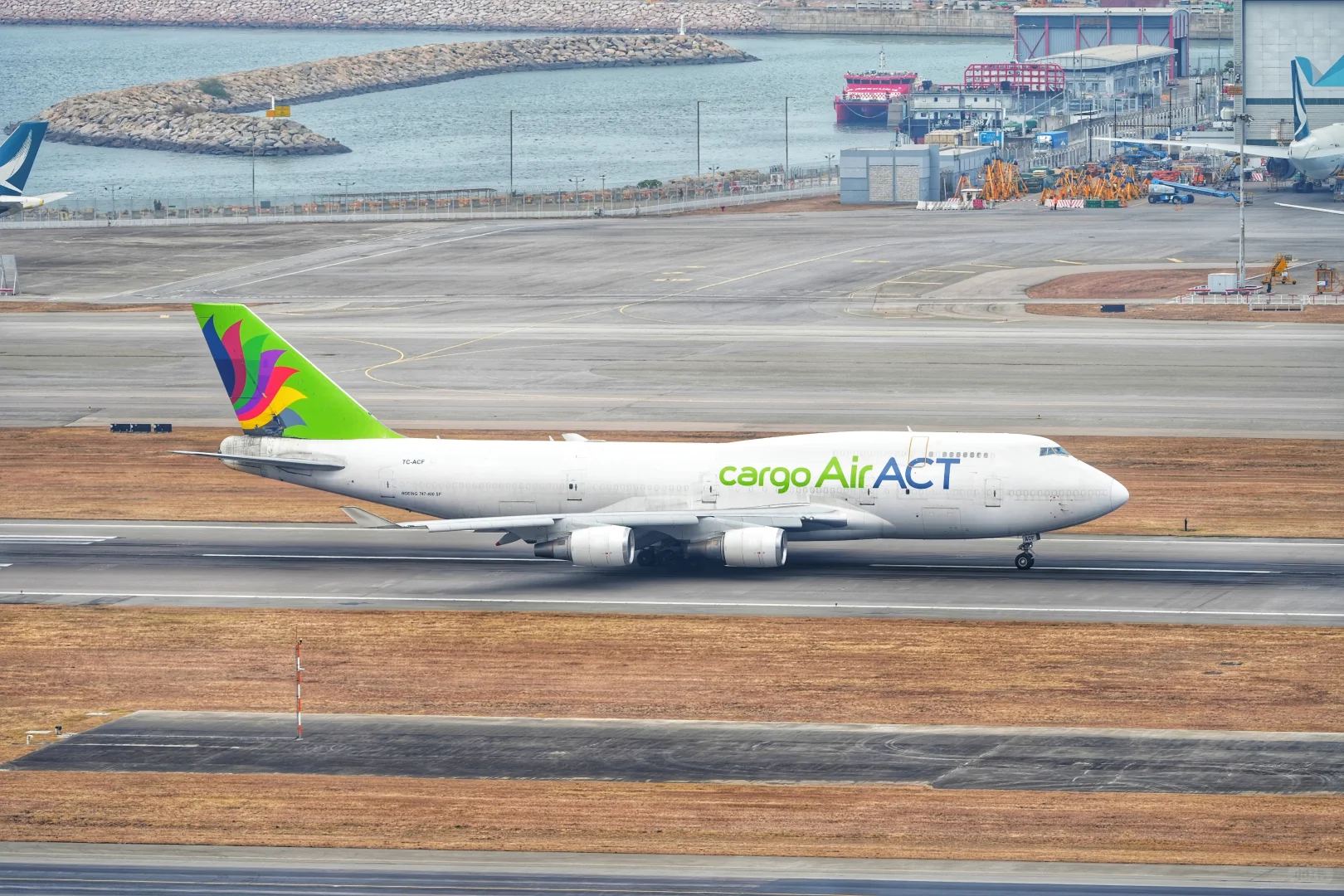 多次易主依旧服役,高龄女王为何经久不衰?