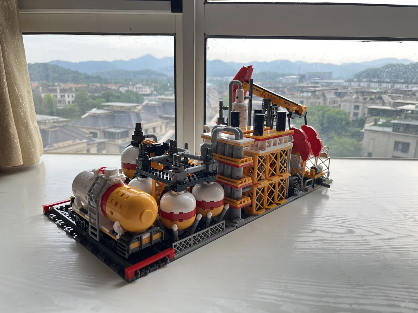 本人拼搭的第1⃣️8⃣️6⃣️座街景，石油化工厂