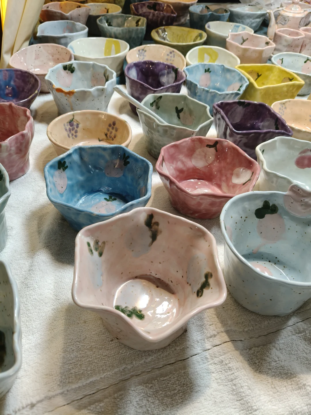 ? 手作陶瓷的魅力：每一件都是独一无二的艺