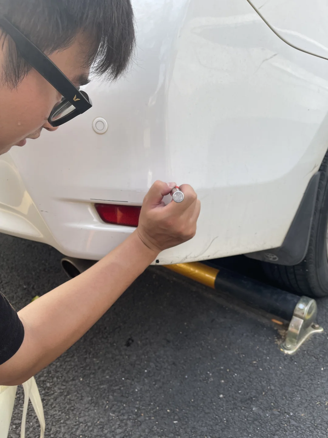 手残星人担心不会用补漆笔?三分钟搞定划痕