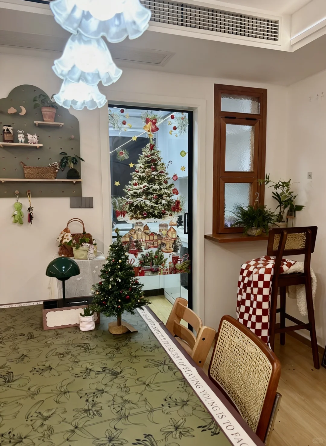 魔镜魔镜！我是不是2025全网第一个卷圣诞啊