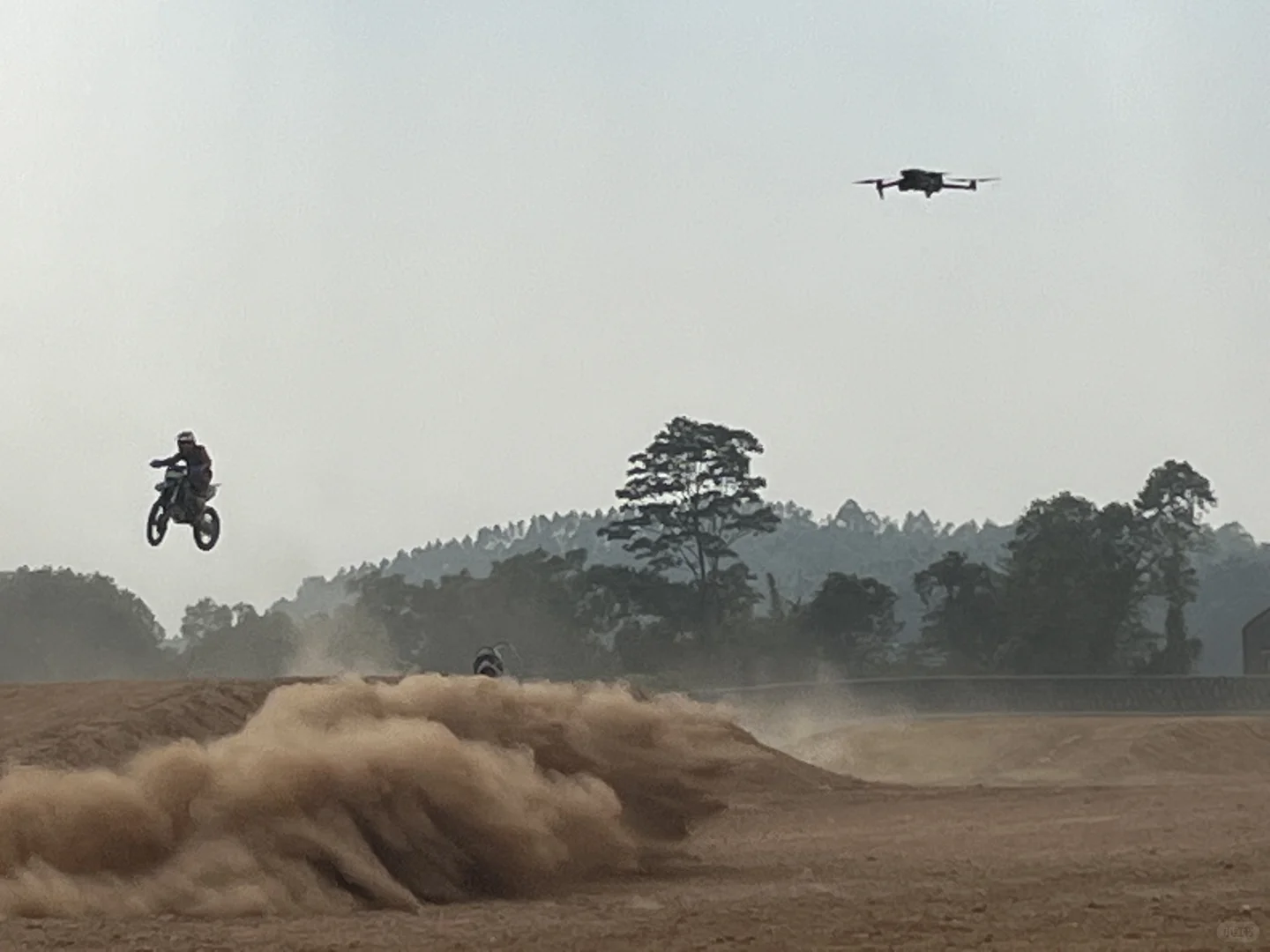 江门摩托“中国芯”领跑全球新赛道，破夕阳局