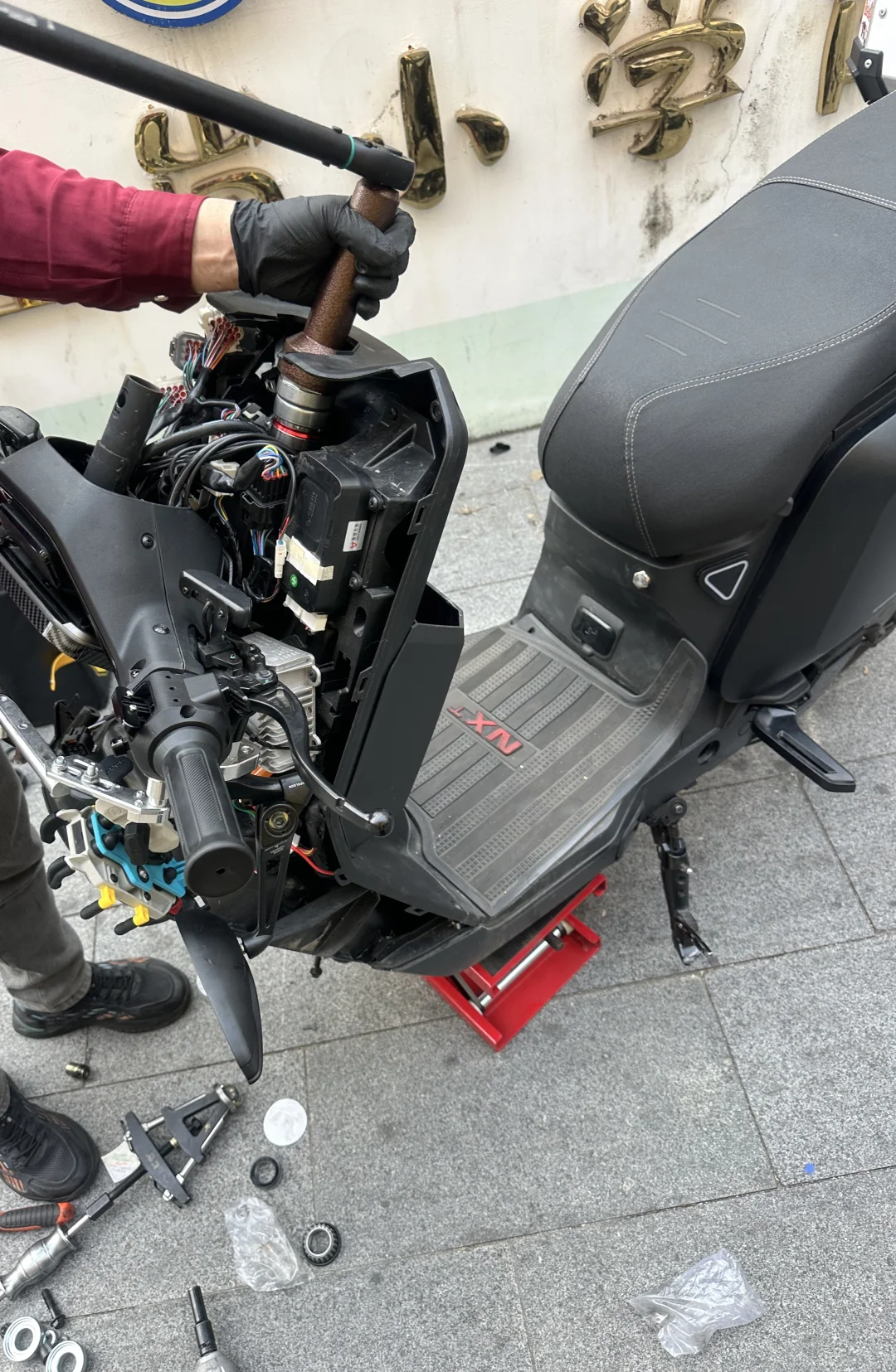 小牛九号雅迪新国标电动车压力轴承维修教程