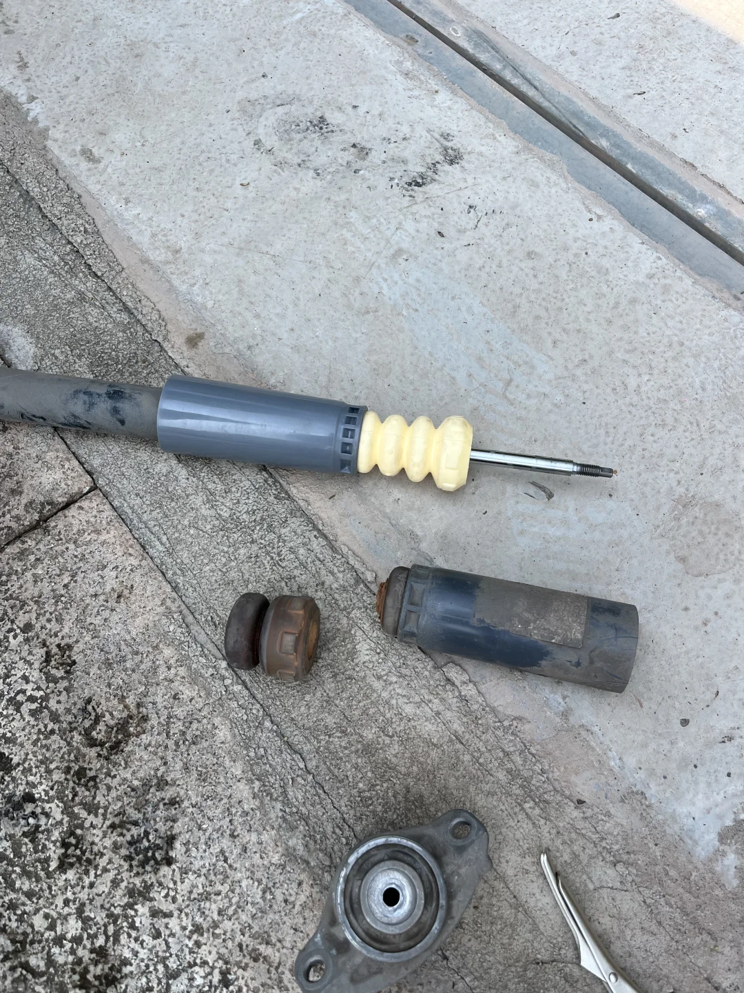 家里的车自己能修了